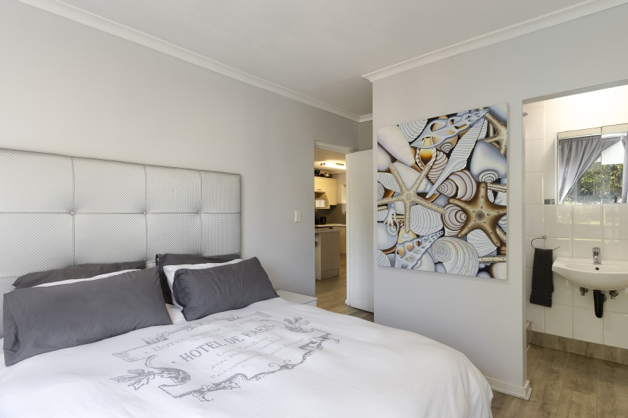 3 Bedroom Property for Sale in Somerset West Mall Triangle Western Cape